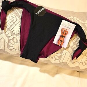 Size medium reversible bikini bottom